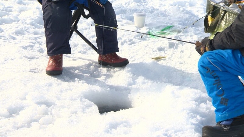ice fishing in manitoba