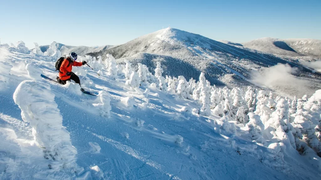 Best Places To Visit In Canada In Winter- Sugarloaf