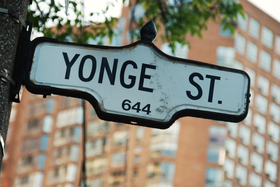 Yonge street toronto- shopping street